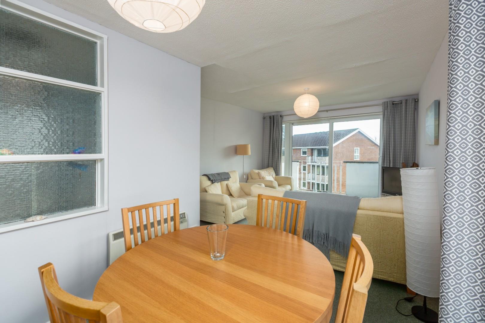 Groves Avenue, Langland, Swansea, SA3 4QX